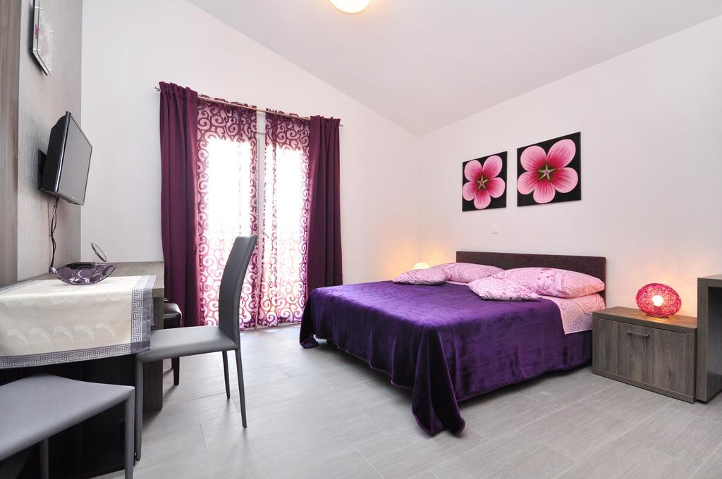 Apartments Zizic Kastela Room photo