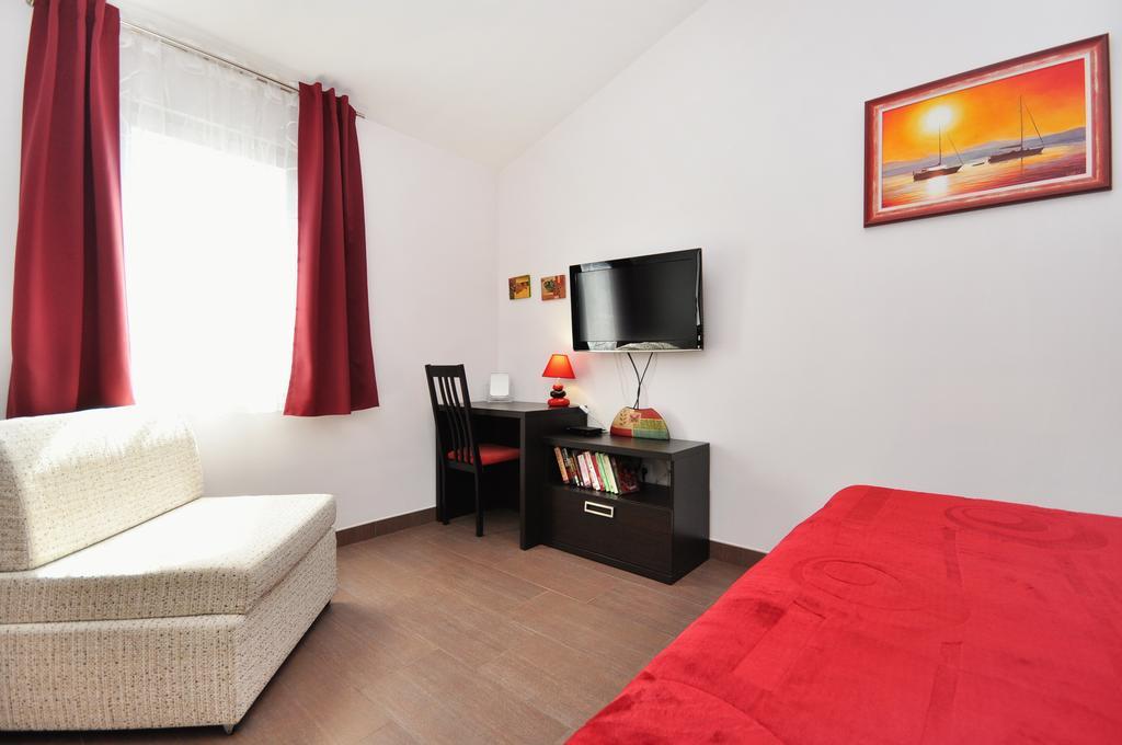 Apartments Zizic Kastela Room photo