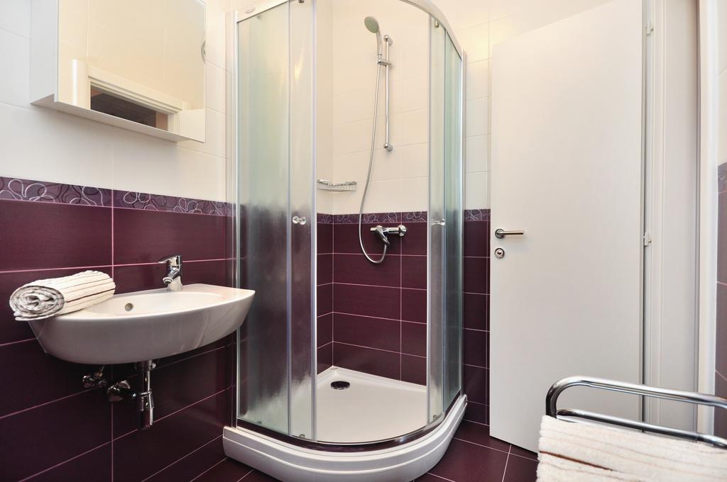 Apartments Zizic Kastela Room photo